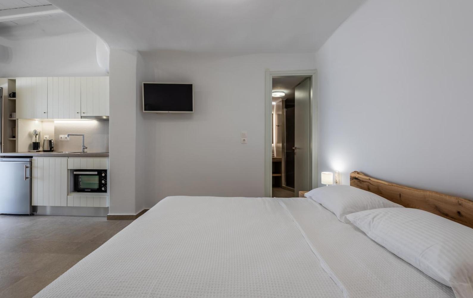 Anemi Suites Adamantas  Zimmer foto