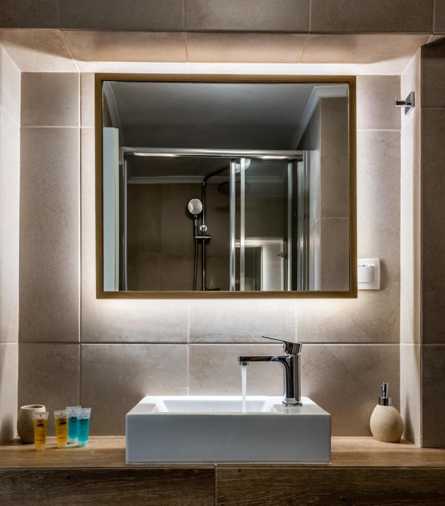 Anemi Suites Adamantas  Zimmer foto